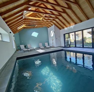 Gîte avec piscine intérieure