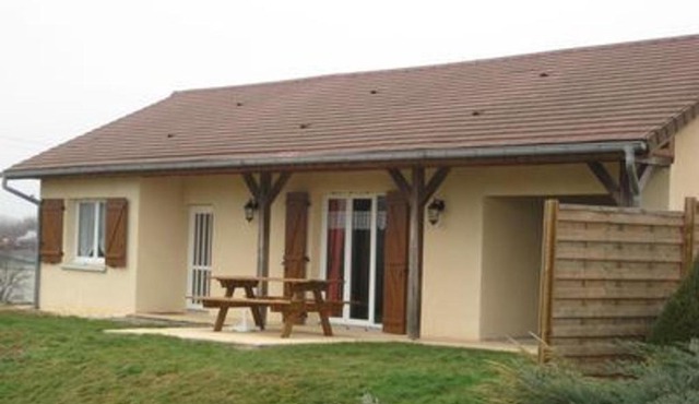 Gîte idéal pour cure thermale, proche port de plaisance, terrasse et grand terrain. - FR-1-589-69