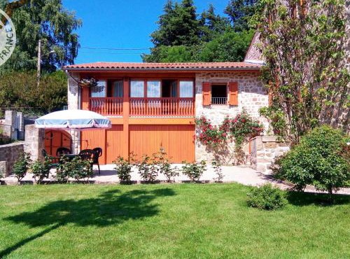Gîte Les Myrtilles : Confort et Sérénité, Animaux Bienvenus, Jardin Commun - FR-1-496-45