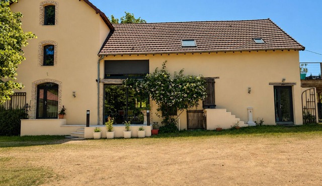 Gîte Moulin de Beaurevoir with swimming pool near Vichy