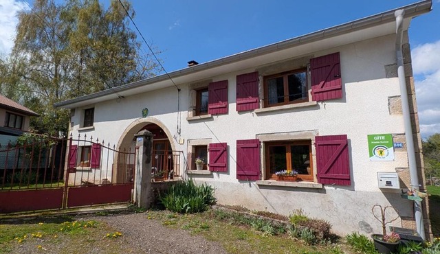 Gîte paisible dans ancienne ferme comtoise avec animaux acceptés - FR-1-583-416