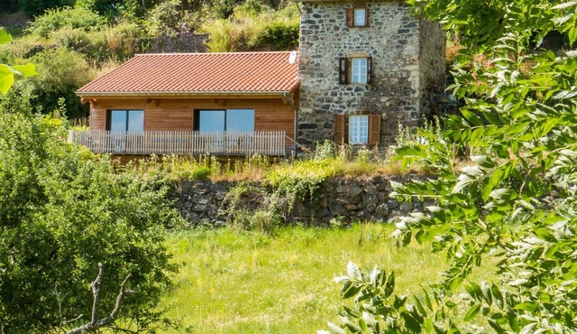 Gemütliches Steinhaus mit Garten by Interhome