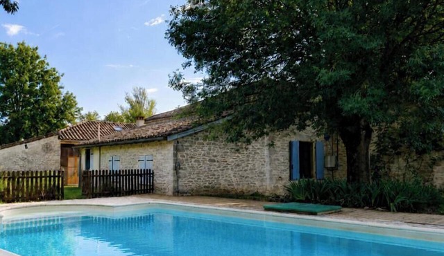 Gite Bacquiès - with enclosed garden and heated swimming pool