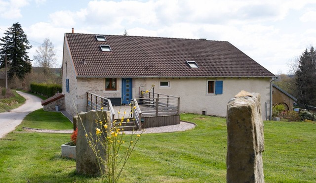 Gîte "Gîte Des Roches" with Private Terrace, Private Garden, and Wi-Fi