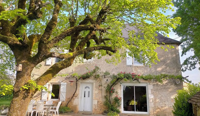 Gite la Doline 3* in Mayrac