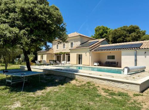 Grand Mas provençale rénové avec piscine