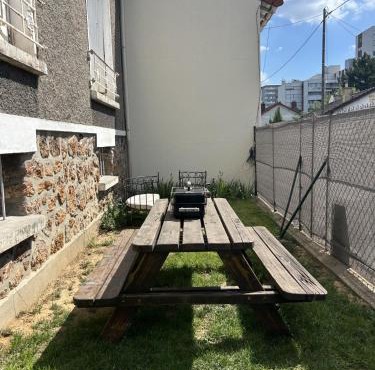 Grand Paris Cozy Stay Private Studios and Apartment Quick Access to Paris