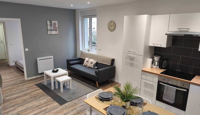 Ground-Floor Apt for 3 · Free Private Parking
