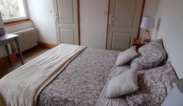 Group gîte with single rooms, no dormitories, in the heart of nature. in Le Chambon-sur-Lignon