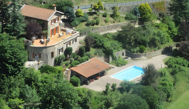 Guest Room 'Room 3 – Coquelicot' with Shared Pool, Communal Terrace and Wi-Fi
