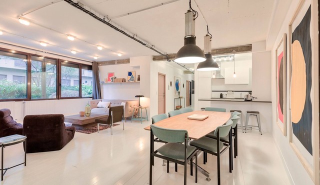 Hedonist House - Artist & Design Loft - 10 guests - 5min. walk from metro