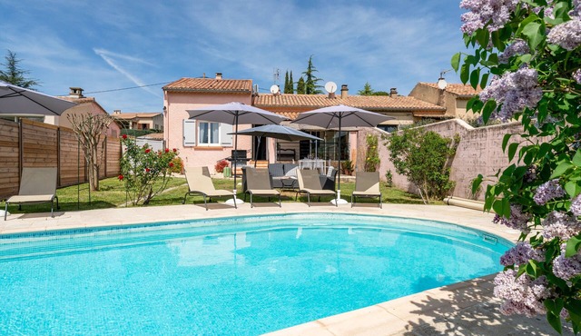 Holiday Home 'Maison Proche Vaison La Romaine' with Private Pool, Wi-Fi and Air Conditioning