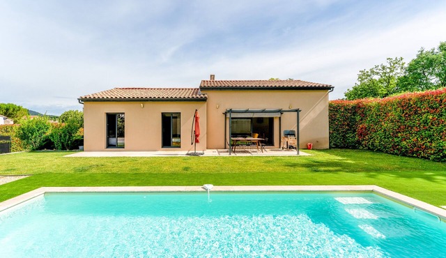 Holiday Home 'Maison Avec Piscine Privée' with Private Pool, Wi-Fi and Air Conditioning