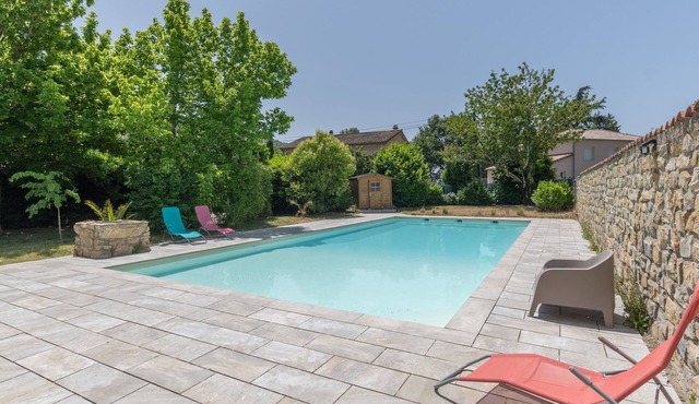 Holiday Gîte 'T1 Ardeche Vesseaux' with Mountain View, Shared Garden & Wi-Fi