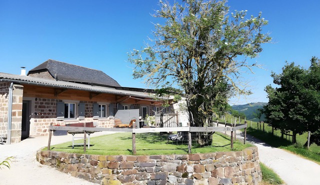 Holiday Home “Gîte Les Tourettes” with Shared Pool, Private Terrace and Wi-Fi