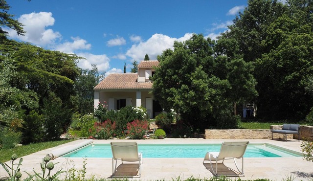 Holiday Home in Villes-sur-Auzon with Pool