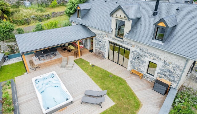 Holiday Home “L’Escale Pibeste” with Mountain View, Wi-Fi and Air Conditioning