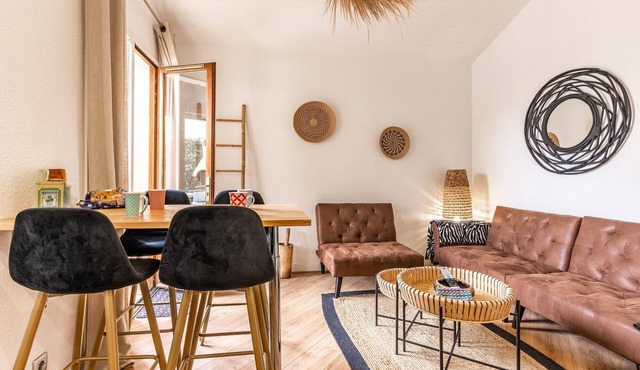Holiday Home 'Maisonnette Biscarosse' with Private Terrace and Wi-Fi