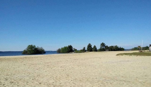 Homerez - Comfortable Bungalow in Gastes with Pool