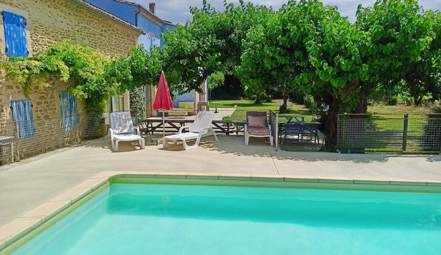 Homerez - Large villa with pool in Richerenches