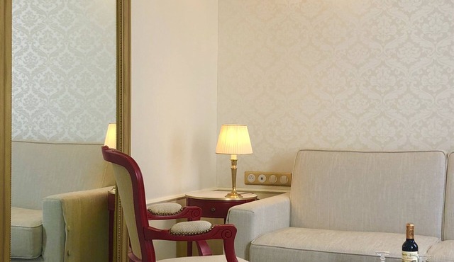 Hotel Mayfair in Paris