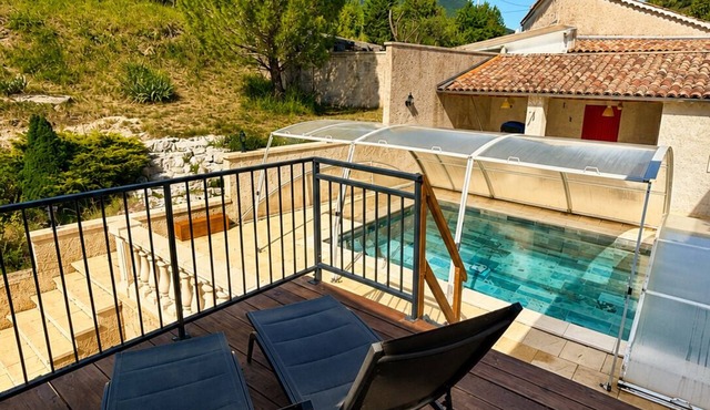 House classified 5 * with swimming pool in the heart of the Jabron valley