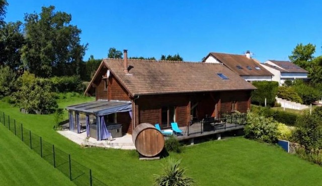 House in a quiet cul-de-sac very close to the Marivaux golf course