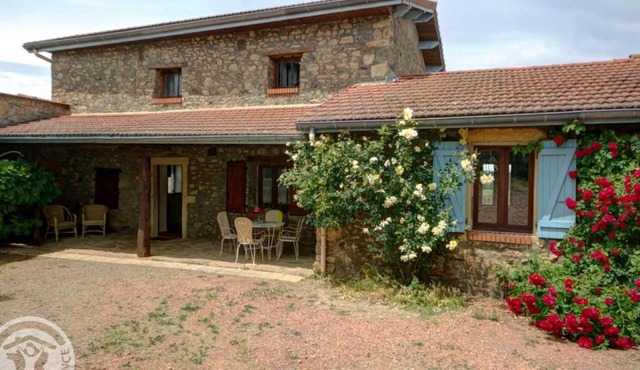 House Les vieilles cours