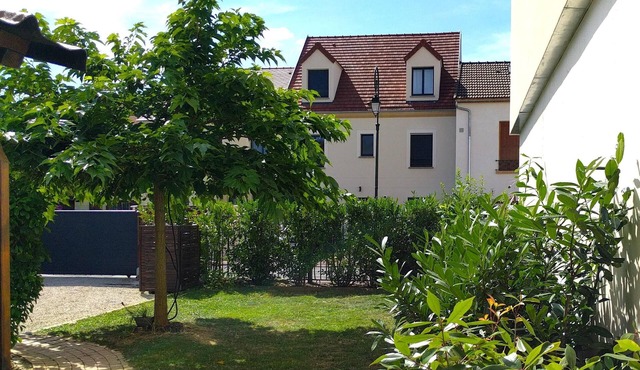 House near a wood in Clamart