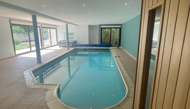 House Villa 15min Orly 20min Paris with swimming pool, SPA, sauna and fitness room