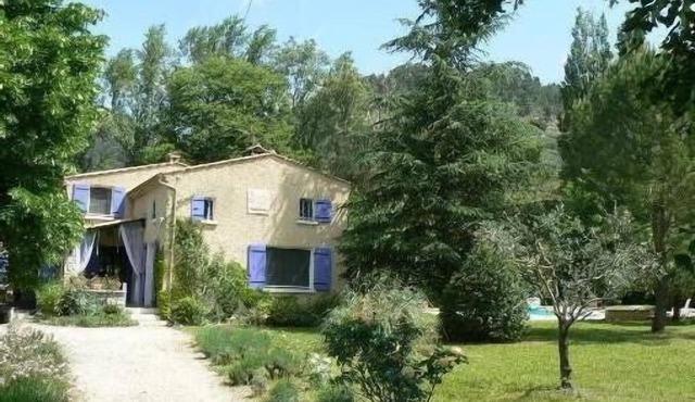 House with large garden, swimming pool and covered terrace - mountain view