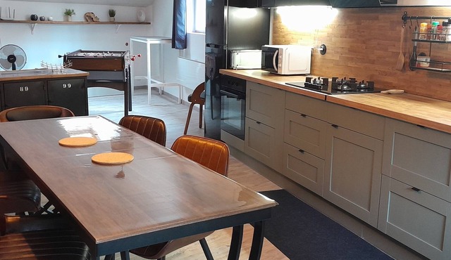 In the countryside, 25min from Clermont-Fd, new apartment with private garden.