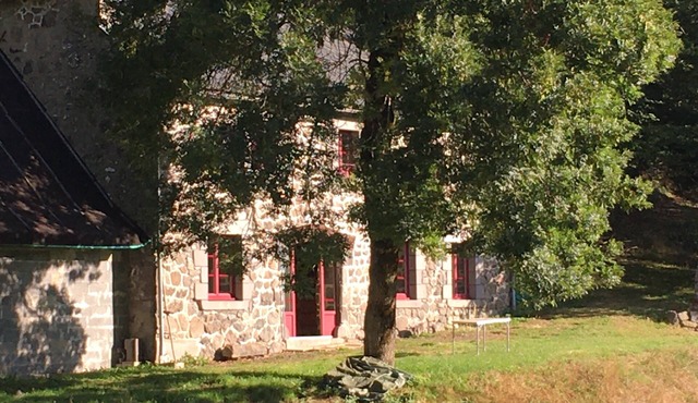 Isolated Auvergne character house 5 minutes from Le Lioran