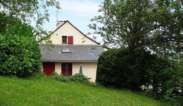 Isolated cottage in the countryside. 5 minutes from all shops