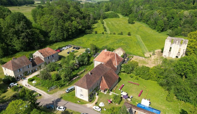 Isolated abbey hamlet in forest – listed site, 18th-century houses