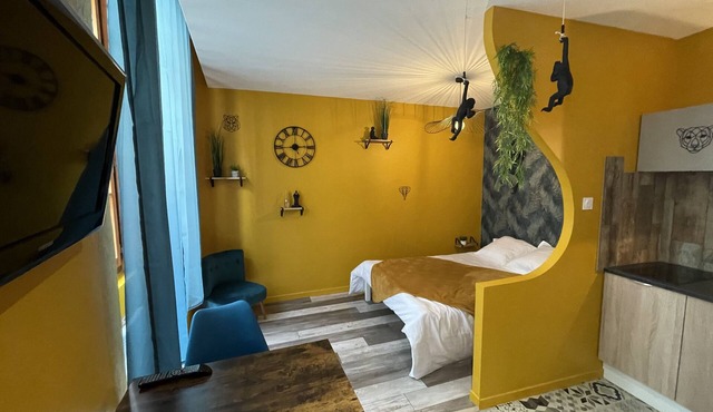 JuNgLe ROOM