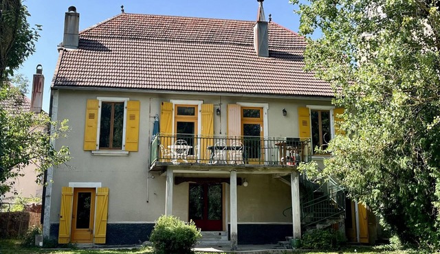 Jura-style house with garden in the heart of the village of mouthe