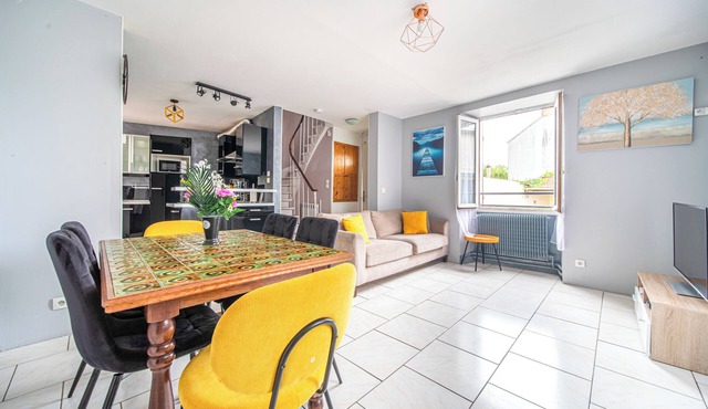 Just 300 metres from the train station! The ideal family home for visiting Paris!