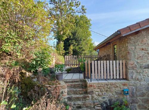L'Abri-Gîte "Ô Jardin des Toiles"