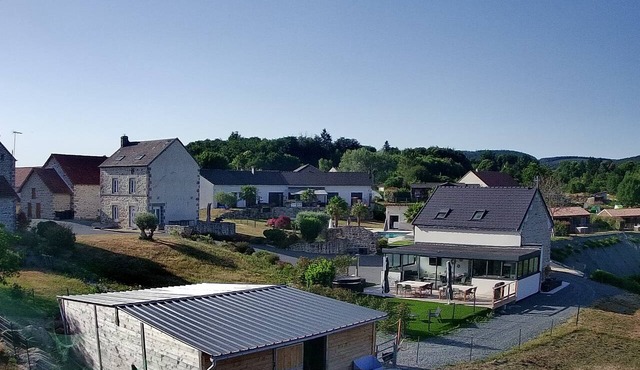 L'Emeraude Cottage (15 People)