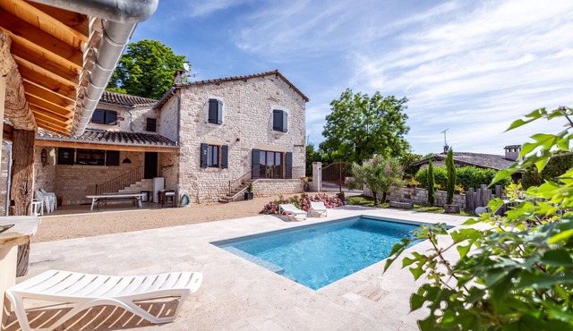 L'Escapade d'Itzac - pool & Air conditioning