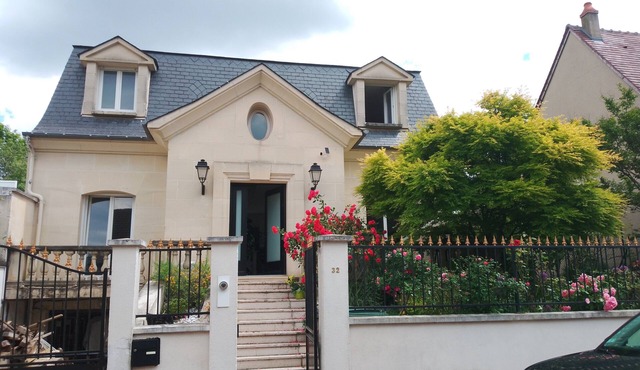 La Belle-Verte, a beautiful family home south of Paris!