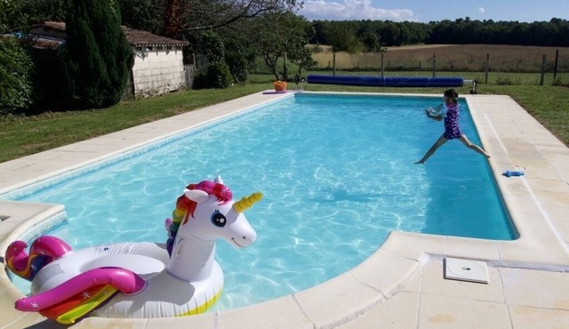 La Bigorre Well Cottage - family friendly, heated pool, 30 mins to great beaches