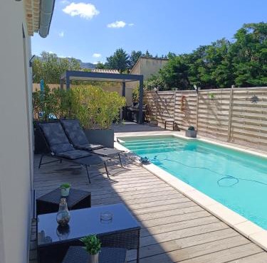 La Cigale sous l'Olivier - Chambre , SdB et Salon Privé Chez l'habitant - Piscine