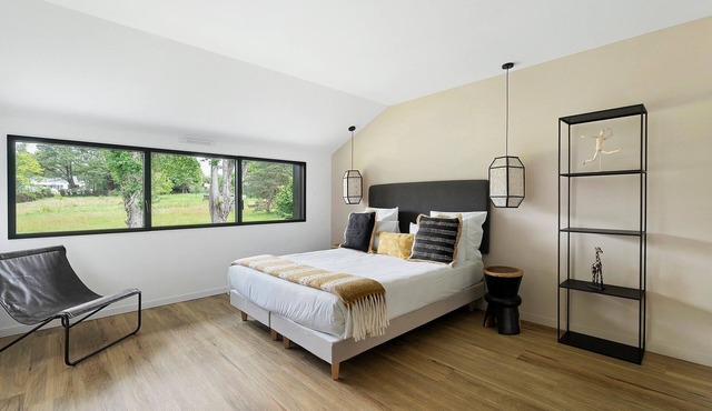 La Clairière Aux Chênes 3: Shared Pool, Wi-Fi, Air Conditioning – Guest Room