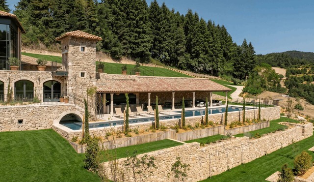 La Ferme des Vignes by Explorhome
