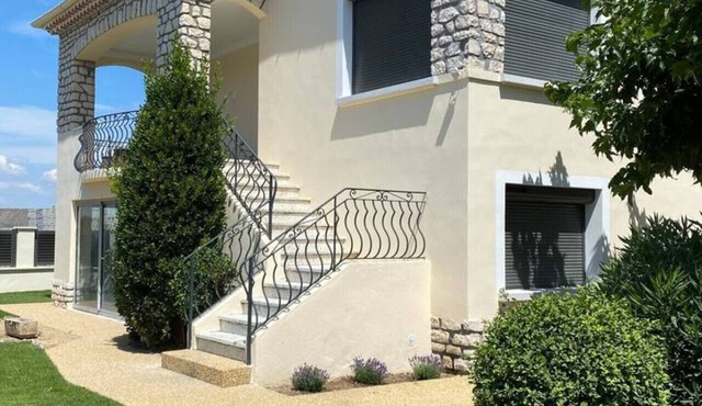 La Maison de Gari, spacious house with swimming pool and beautiful exterior