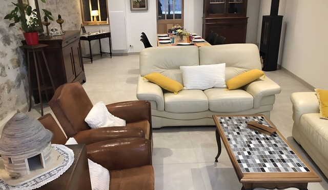 La Maison Du Tour De Ville with Mountain View, Wi-Fi and Air Conditioning