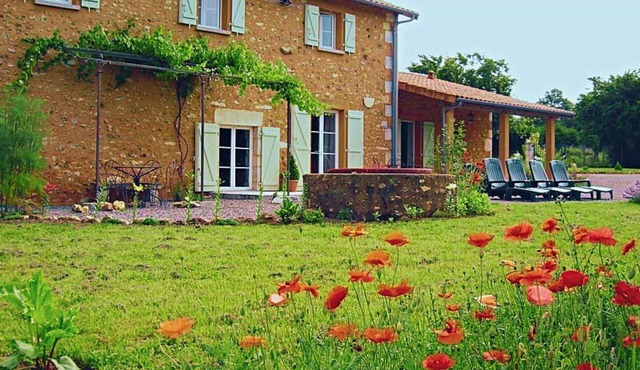 La Queue Rousse Cottage - Historic Home with Fireplace and Enclosed Garden in Vitrac-Saint-Vincent