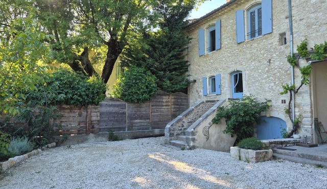 La Robine, Charming house in Provence. Garden and terrace on the banks of the Nesque river